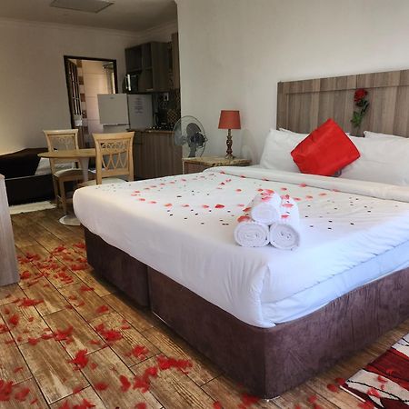 Aparthotel 50 Galena Affordable Luxury Roodepoort Exterior foto