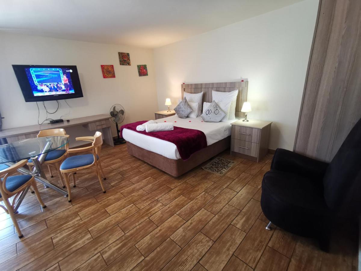 Aparthotel 50 Galena Affordable Luxury Roodepoort Exterior foto